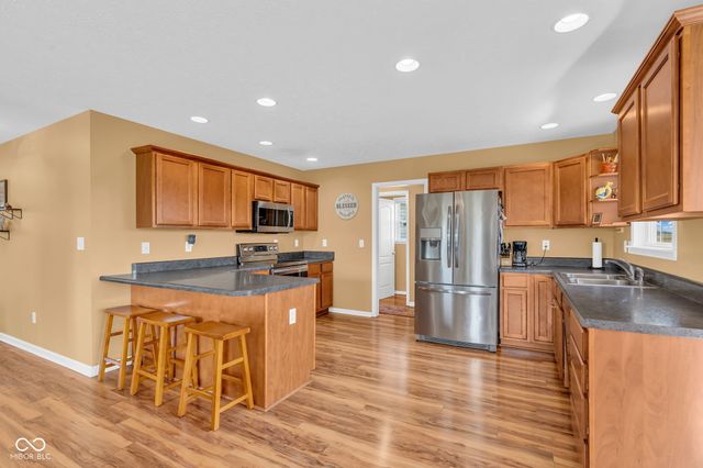 13053 N River Grove Drive, Columbus, IN 47203