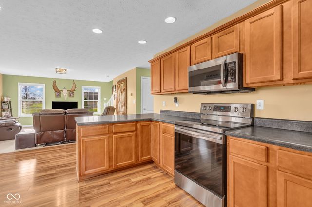 13053 N River Grove Drive, Columbus, IN 47203