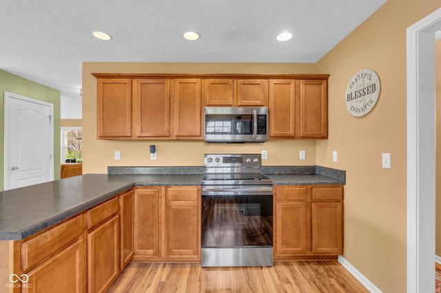 13053 N River Grove Drive, Columbus, IN 47203