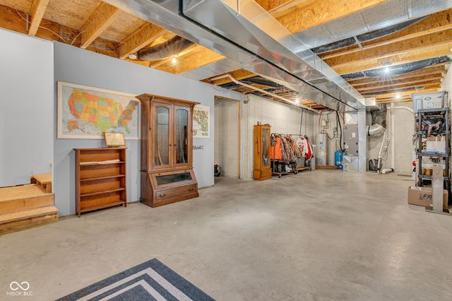 13053 N River Grove Drive, Columbus, IN 47203