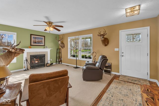 13053 N River Grove Drive, Columbus, IN 47203