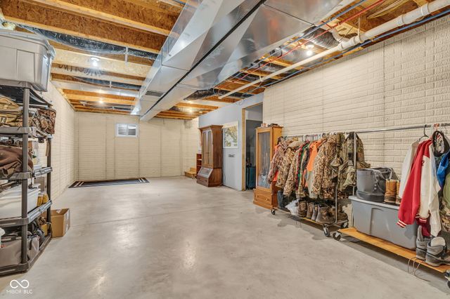 13053 N River Grove Drive, Columbus, IN 47203