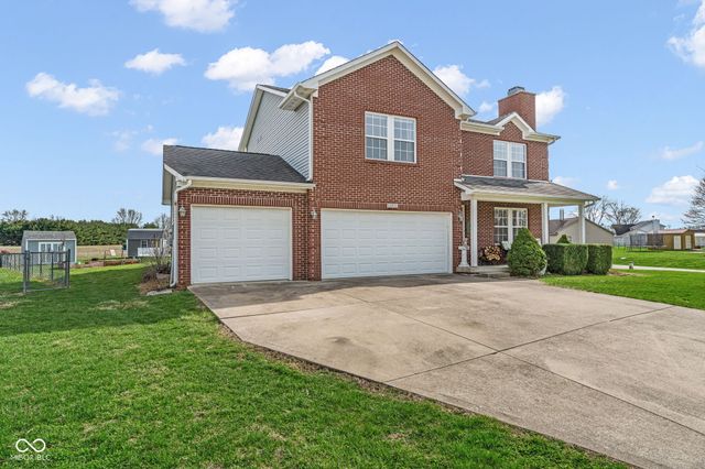 13053 N River Grove Drive, Columbus, IN 47203