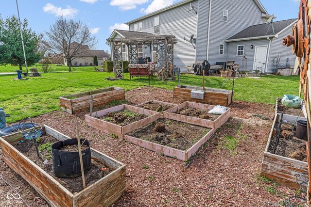 13053 N River Grove Drive, Columbus, IN 47203