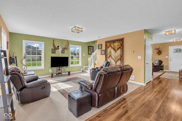 13053 N River Grove Drive, Columbus, IN 47203