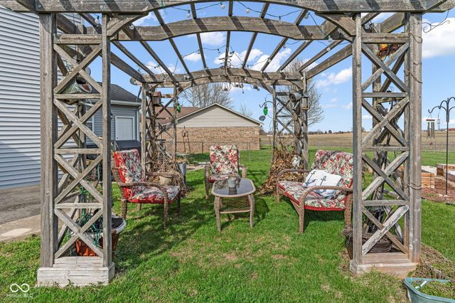 13053 N River Grove Drive, Columbus, IN 47203