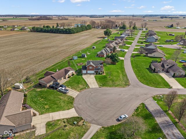 13053 N River Grove Drive, Columbus, IN 47203