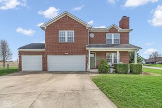 13053 N River Grove Drive, Columbus, IN 47203
