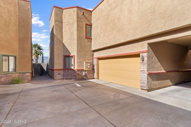 8647 E Placita De Las Tarascas, Tucson, AZ 85710