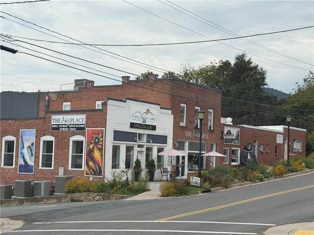 1392 Mission Road, Danbury, NC 27016