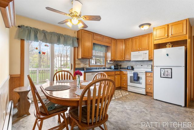 15500 Pine Street, Grand Haven, MI 49417