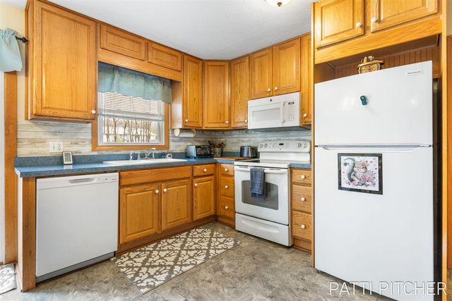15500 Pine Street, Grand Haven, MI 49417