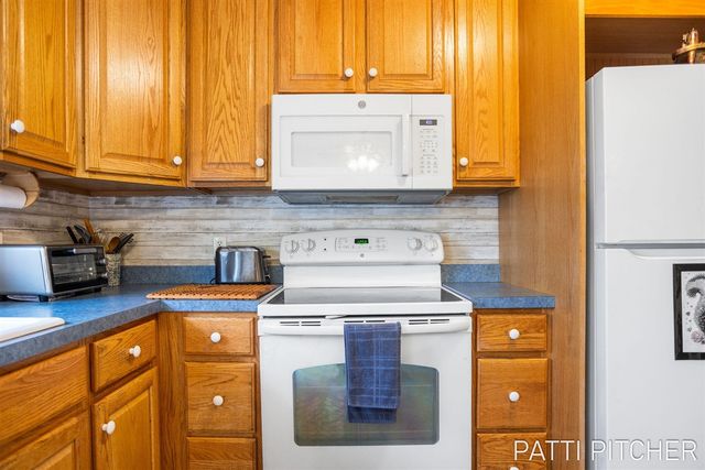 15500 Pine Street, Grand Haven, MI 49417