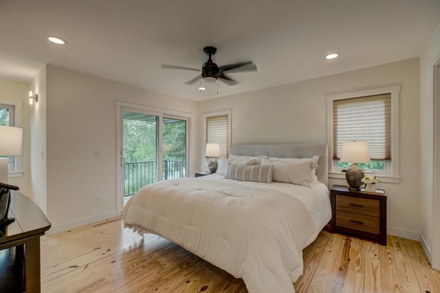 520 Glenbrook Avenue N, Oakdale, MN 55128