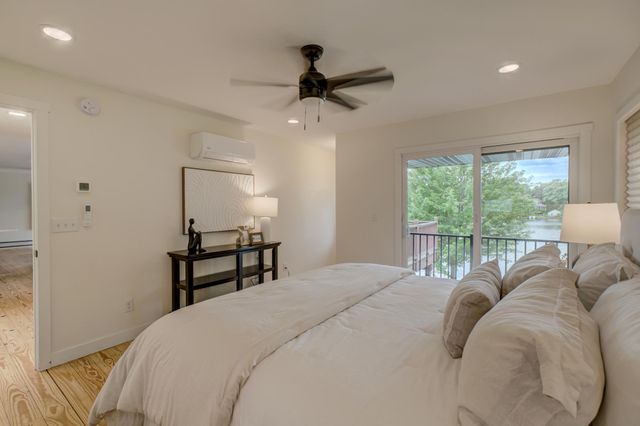 520 Glenbrook Avenue N, Oakdale, MN 55128