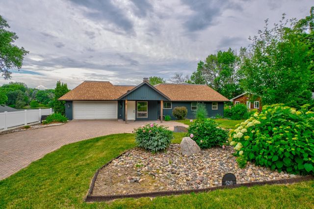 520 Glenbrook Avenue N, Oakdale, MN 55128