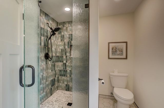 520 Glenbrook Avenue N, Oakdale, MN 55128