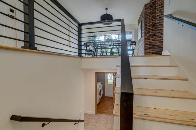 520 Glenbrook Avenue N, Oakdale, MN 55128