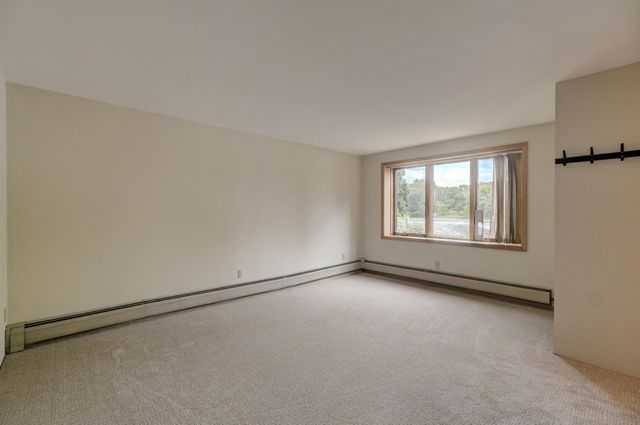 520 Glenbrook Avenue N, Oakdale, MN 55128