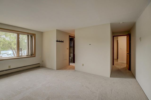 520 Glenbrook Avenue N, Oakdale, MN 55128
