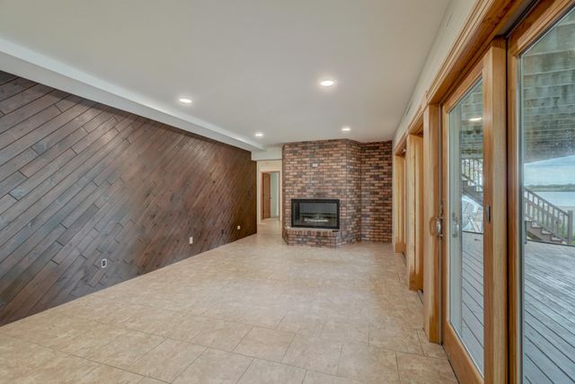 520 Glenbrook Avenue N, Oakdale, MN 55128