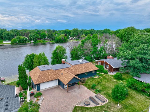 520 Glenbrook Avenue N, Oakdale, MN 55128