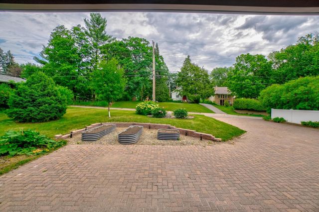 520 Glenbrook Avenue N, Oakdale, MN 55128