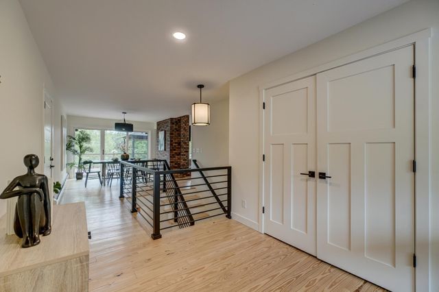 520 Glenbrook Avenue N, Oakdale, MN 55128
