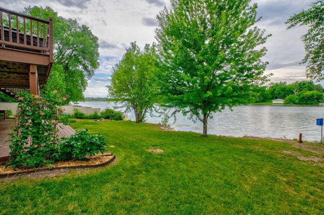 520 Glenbrook Avenue N, Oakdale, MN 55128