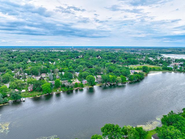 520 Glenbrook Avenue N, Oakdale, MN 55128