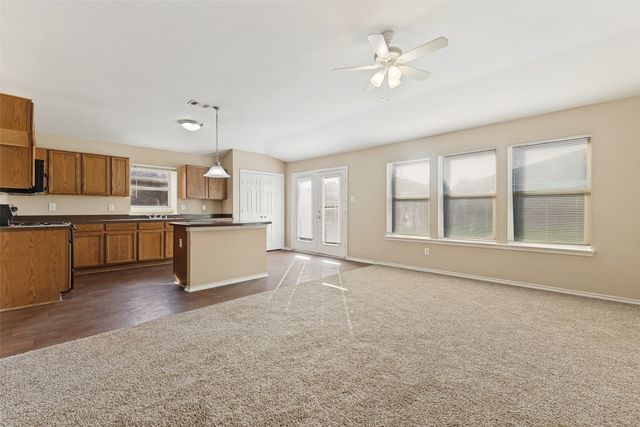 946 Hannah Way, Dallas, TX 75253