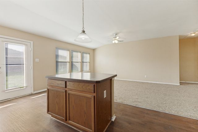 946 Hannah Way, Dallas, TX 75253