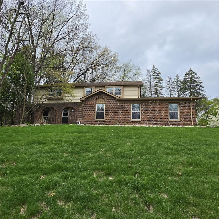 30129 Deer Run, Farmington Hills, MI 48331