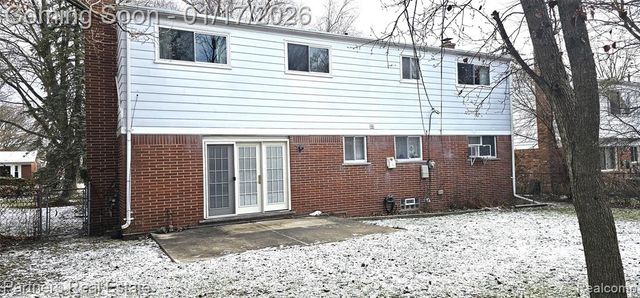 28445 Fontana Drive, Southfield, MI 48076