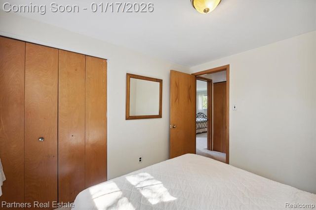 28445 Fontana Drive, Southfield, MI 48076