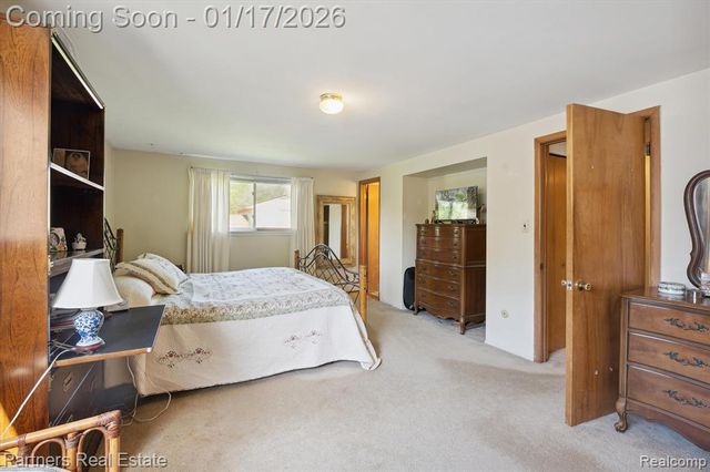 28445 Fontana Drive, Southfield, MI 48076