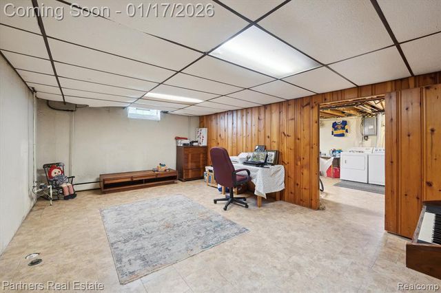 28445 Fontana Drive, Southfield, MI 48076