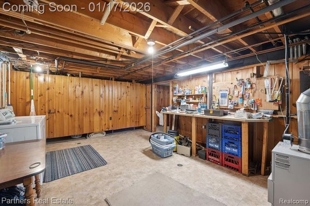 28445 Fontana Drive, Southfield, MI 48076