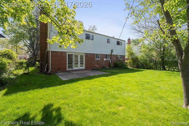 28445 Fontana Drive, Southfield, MI 48076