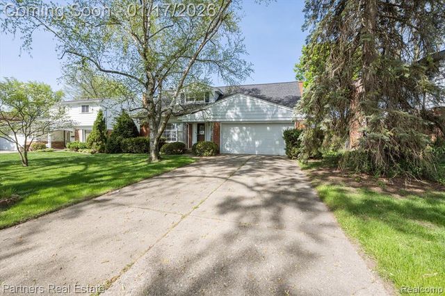 28445 Fontana Drive, Southfield, MI 48076