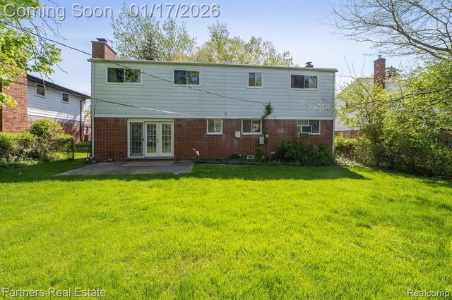 28445 Fontana Drive, Southfield, MI 48076