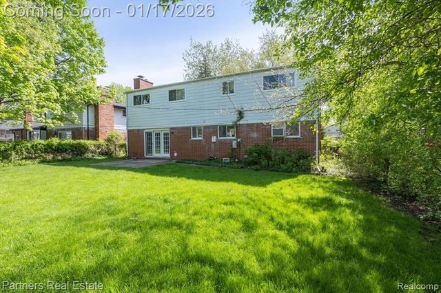 28445 Fontana Drive, Southfield, MI 48076