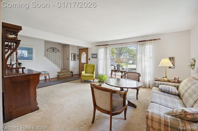 28445 Fontana Drive, Southfield, MI 48076