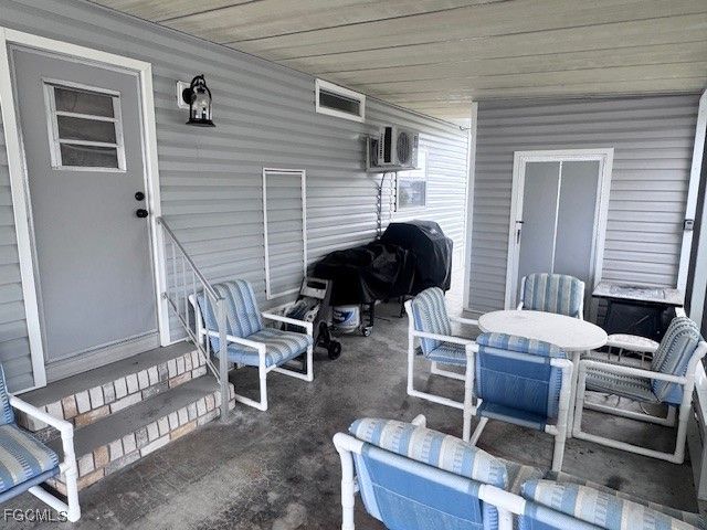 5524 Ben Franklin LN, North Fort Myers, FL 33917