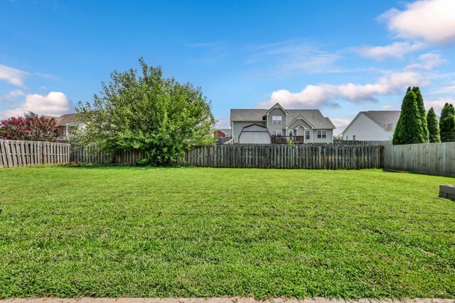853 Samantha Ln, Clarksville, TN 37040