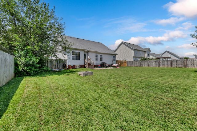 853 Samantha Ln, Clarksville, TN 37040