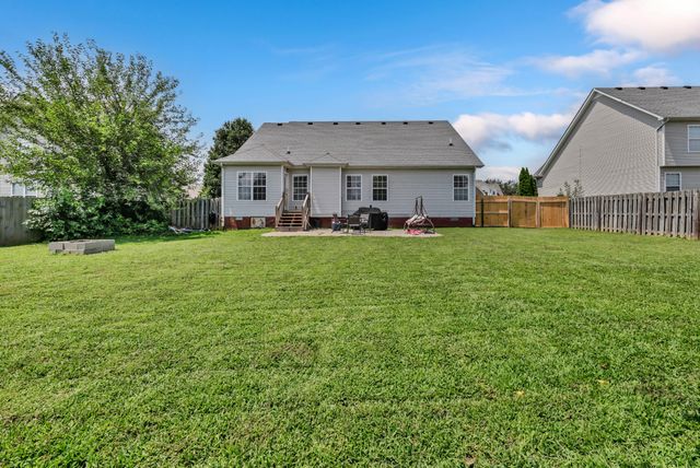 853 Samantha Ln, Clarksville, TN 37040