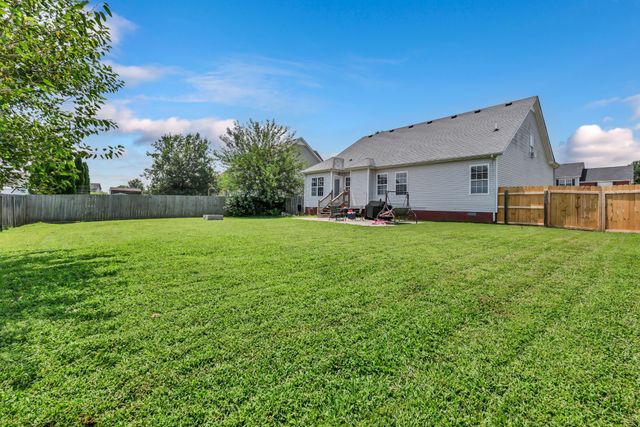 853 Samantha Ln, Clarksville, TN 37040