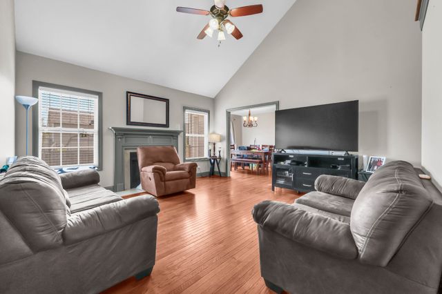 853 Samantha Ln, Clarksville, TN 37040