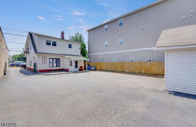 106 Broughton Ave, Bloomfield Twp., NJ 07003